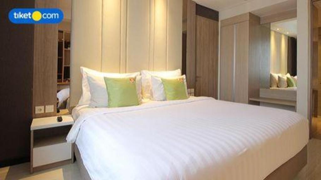 Hotel Dafam Pacific Caesar Sorabaya Extérieur photo