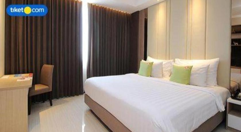 Hotel Dafam Pacific Caesar Sorabaya Extérieur photo