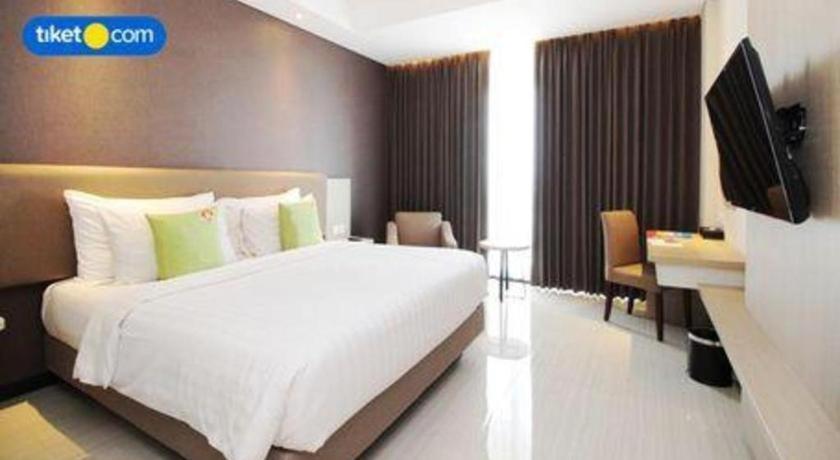 Hotel Dafam Pacific Caesar Sorabaya Extérieur photo